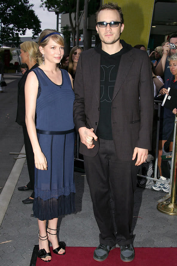 Michelle embraced the flapper look in a navy and black dress while out and about with Heath Ledger.