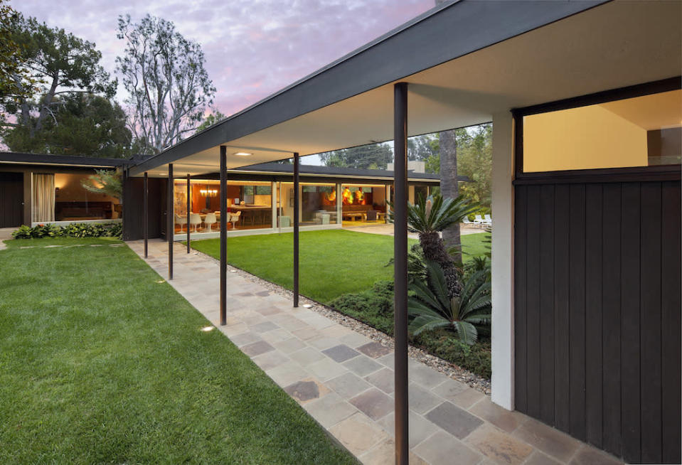 Case Study House Breezeway