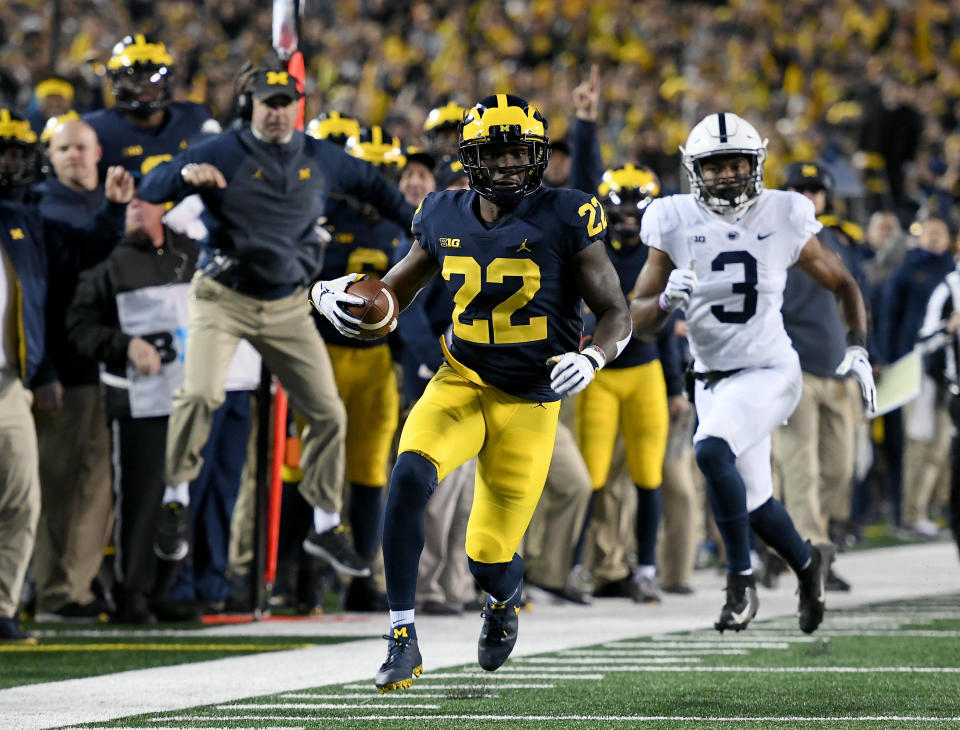 ANN ARBOR, MI. - NOVEMBER 03: Michigan defensive back David Long runs up the sidelines after intercepting a pass off Penn State quarterback Trace McSorley during the fourth quarter of a college football game against Penn State University on November 3, 2018, in Ann Arbor, MI. (Photo by Lon Horwedel/Icon Sportswire via Getty Images)