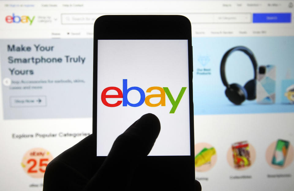 UKRAINE - 2020/11/07: In this photo illustration an eBay logo seen on a smartphone screen in front of Ebay homepage. (Photo Illustration by Pavlo Gonchar/SOPA Images/LightRocket via Getty Images)