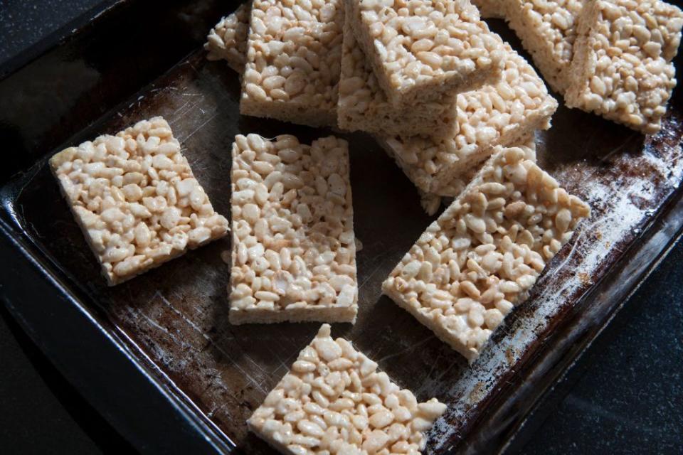 <p>In 1995, Kellogg’s released its tasty, gooey Rice Krispie Treats, as well as its cereal, and it became the new favorite light and sweet snack. Even today, it’s a soft and chewy treat that people love to bite into.</p>