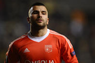 <p>Gleiches gilt für Anthony Lopes. Der Torhüter von Olympique Lyon zieht mit Fernandes – und weiteren Kollegen – gleich. Auch er spielte zuvor bereits für die Juniorenauswahl, darunter U17 bis U21. </p>