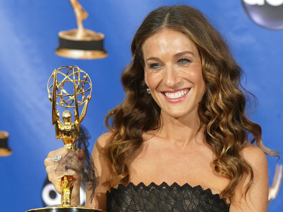 Sarah Jessica Parker holds her Emmy award in 2004.