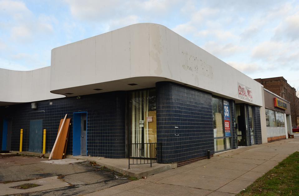 A closed bank office in the 700 block of East Avenue is indicative of a shortage of banks in a broad area of Erie's east side.