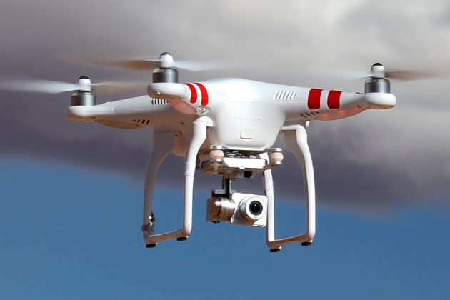 DJI improves stabilization, tilt and flying speed with Phantom 2 Vision+  drone | Engadget