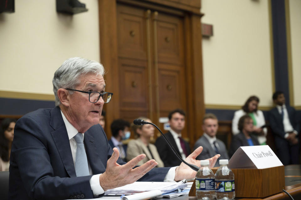 A Federal Reserve elnöke, Jerome Powell 23. június 2022-án, csütörtökön Washingtonban tanúskodott a képviselőház pénzügyi szolgáltatási bizottsága előtt. (AP Photo/Kevin Wolf)