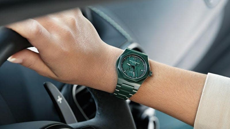 Girard-Perregaux Laureato Green Ceramic Aston Martin Edition