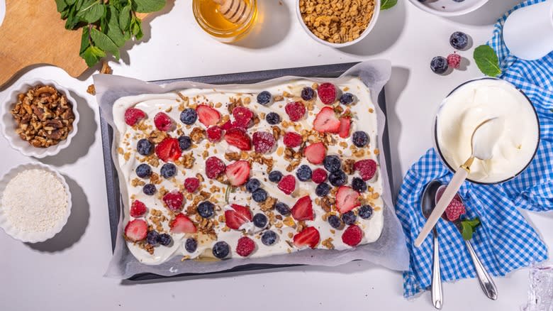 frozen yogurt bark with fruit