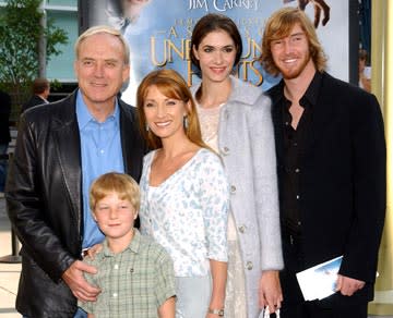 James Keach , Jane Seymour and family at the Hollywood premiere of Paramount Pictures' Lemony Snicket's A Series of Unfortunate Events