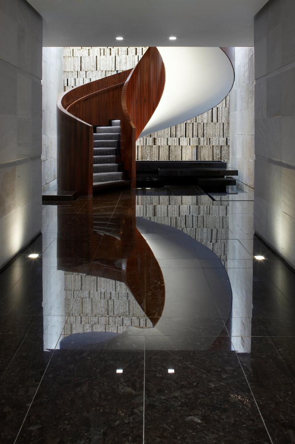 Las Alcobas_Lobby and Staircase 2