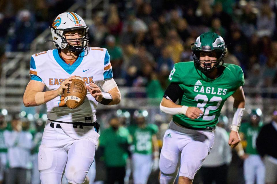 Nov 26, 2022; phoenix, az, usa; Eastmark Firebirds quarterback Mack Molander (10) looks to pass as Thatcher Eagles fullback Cody Jones (32) closes in during the 3A AIA State Championship game at Desert Vista High School’s football field in Phoenix on Saturday, Nov. 26, 2022. Mandatory Credit: Alex Gould/The Republic