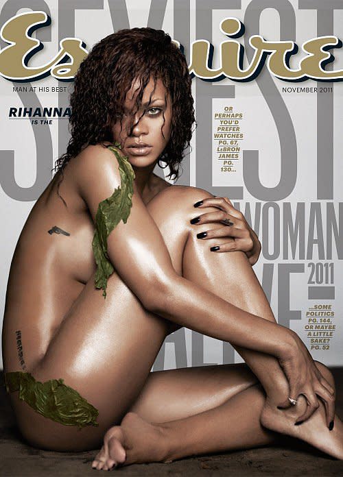 Ihren sexy Körper stellte auch Rihanna zur Schau. Und zwar im November 2011, als sie vom “Esquire”-Magazin zur “Sexiest Woman Alive” gewählt wurde. Klar beweist man das am besten komplett nackt. (Bild-Copyright: Esquire)