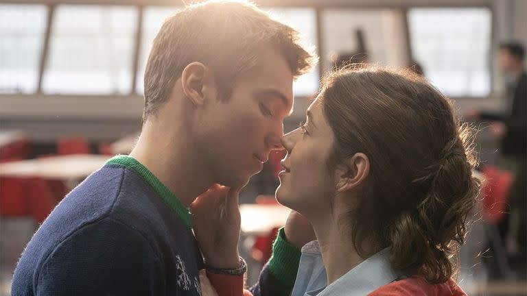 Franco Masini y Georgina Amorós como Julio e Irene en la nueva producción española de Netflix