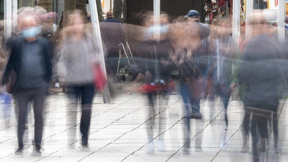 Zu Besuch: Die meisten Bundesländer hatten beschlossen, dass Bürger aus Orten mit sehr hohen Infektionszahlen bei Reisen innerhalb von Deutschland nur dann beherbergt werden dürfen, wenn sie einen höchstens 48 Stunden alten negativen Corona-Test vorlegen können.