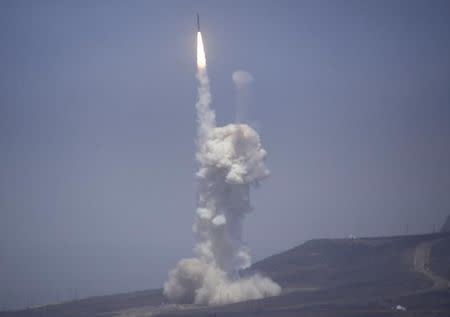 A flight test of the exercising elements of the Ground-Based Midcourse Defense (GMD) system is launched by the 30th Space Wing and the U.S. Missile Defense Agency at the Vandenberg AFB, California June 22, 2014. REUTERS/Gene Blevins