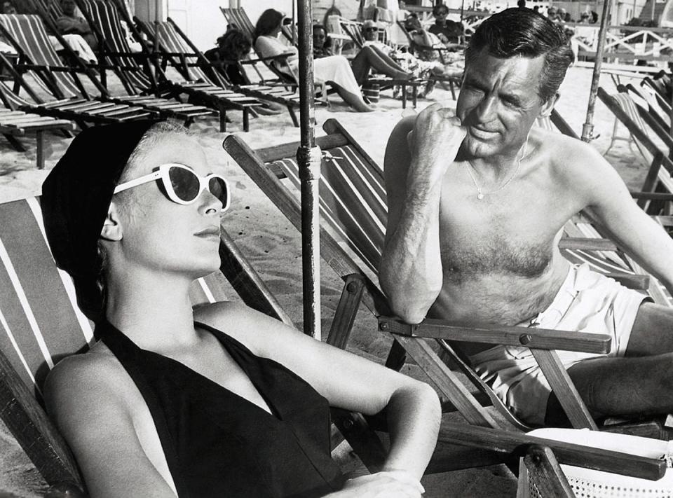 69 Vintage Photos of Celebrities at the Beach