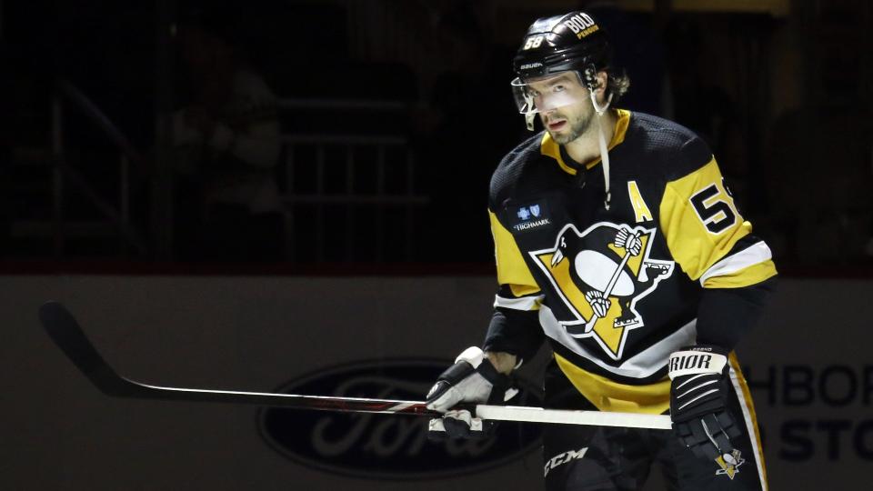 After a nightmarish few months, Kris Letang felt the love from his Pittsburgh Penguins&#39; teammates at his father&#39;s funeral on Monday. (Reuters)