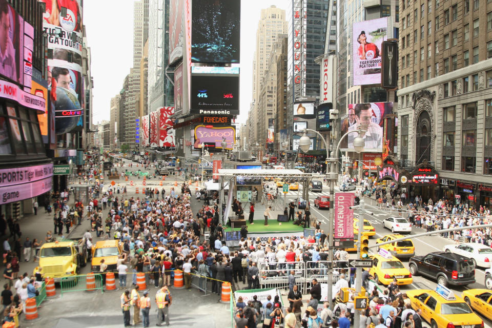 There was a time that Tiger Woods played video golf in Times Square. (Getty)