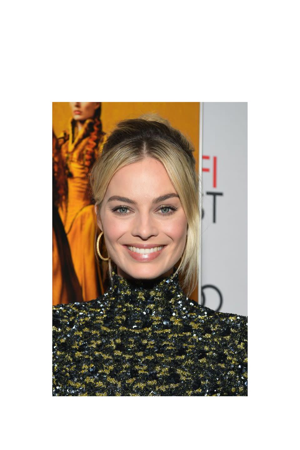 <p>Seeking volumizing haircuts for thin hair? See actress <strong>Margot Robbie's</strong> hair. With so much lift, you'd never know her hair — pulled back into a chignon here — only falls to her shoulders. <br></p>
