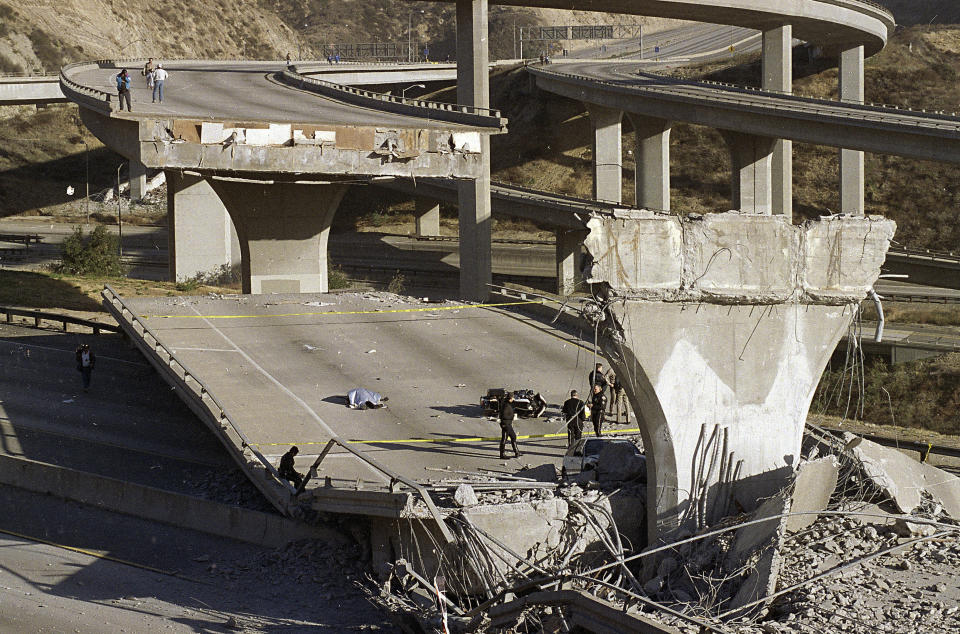 Las pérdidas humanas y materiales de un gran terremoto en California podrían ser mucho mayores que las que se han sufrido en fuertes sismos como el de 1994 (en la foto=o el de 1986. (AP)