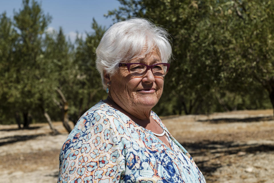 Misericordia Jareño, alcaldesa de la pequeña ciudad de El Molar, donde muchos residentes son agricultores de cuarta o quinta generación, en la provincia productora de aceite de oliva de Jaén, España, 26 de agosto de 2022. (Emilio Parra Doiztua/The New York Times).