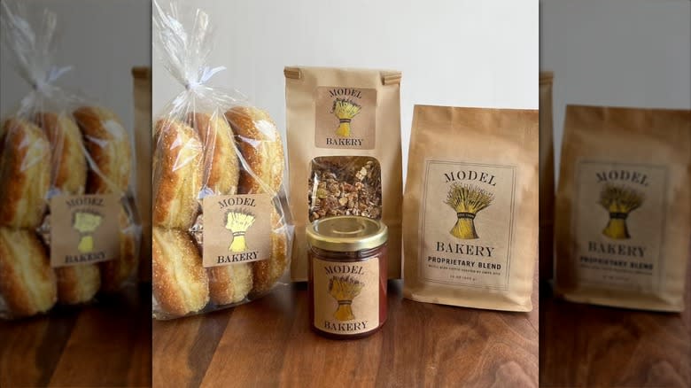 Goldbelly's model bakery weekender box with bread and jam