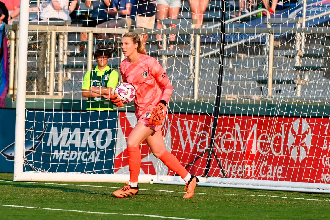 North Carolina Courage goalkeeper Casey Murphy (1) controls the ball in net against the Orlando Pride in the first half at WakeMed Soccer Park. Rob Kinnan/Rob Kinnan-USA TODAY Sports