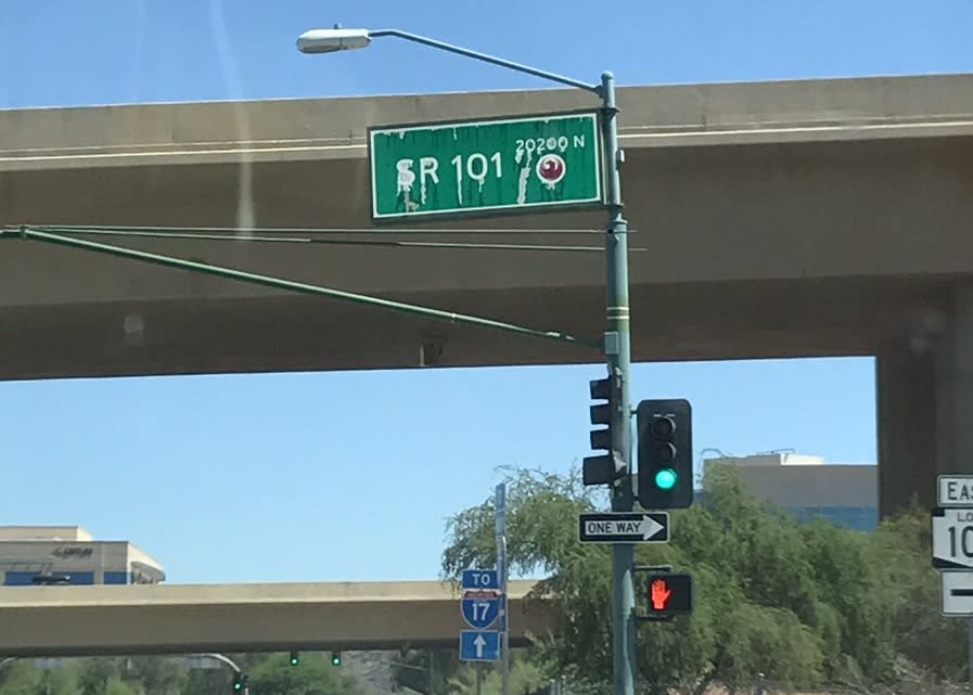 La ciudad de Phoenix se derrite por las muy altas temperaturas que se registran en Arizonal. (Twitter/isaaccc)