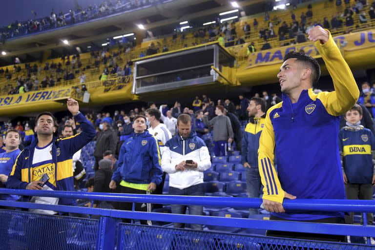 Los hinchas de Boca volvieron a la Bombonera y festejaron el triunfo ante Lanús 4-2