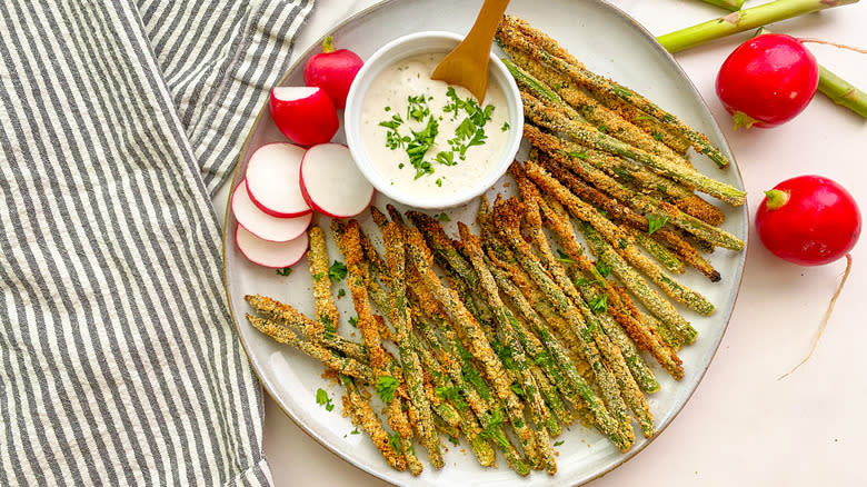 asparagus fries with radish slices
