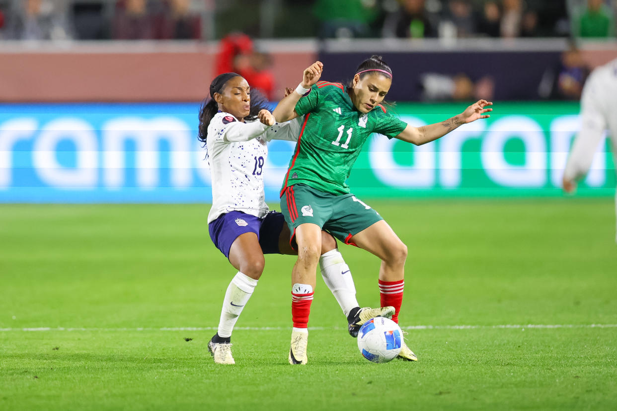 CARSON, CALIFORNIA - FEBRUARY 26: Crystal Dunn #19 of the United States fights for the ball at Dignity Health Sports Park on February 26, 2024 in Carson, California. (Photo by Jenny Chuang/ISI Photos/USSF/Getty Images)