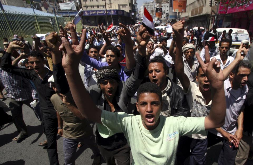 Anti-Houthi protesters demonstrate in Yemen's southwestern city of Taiz