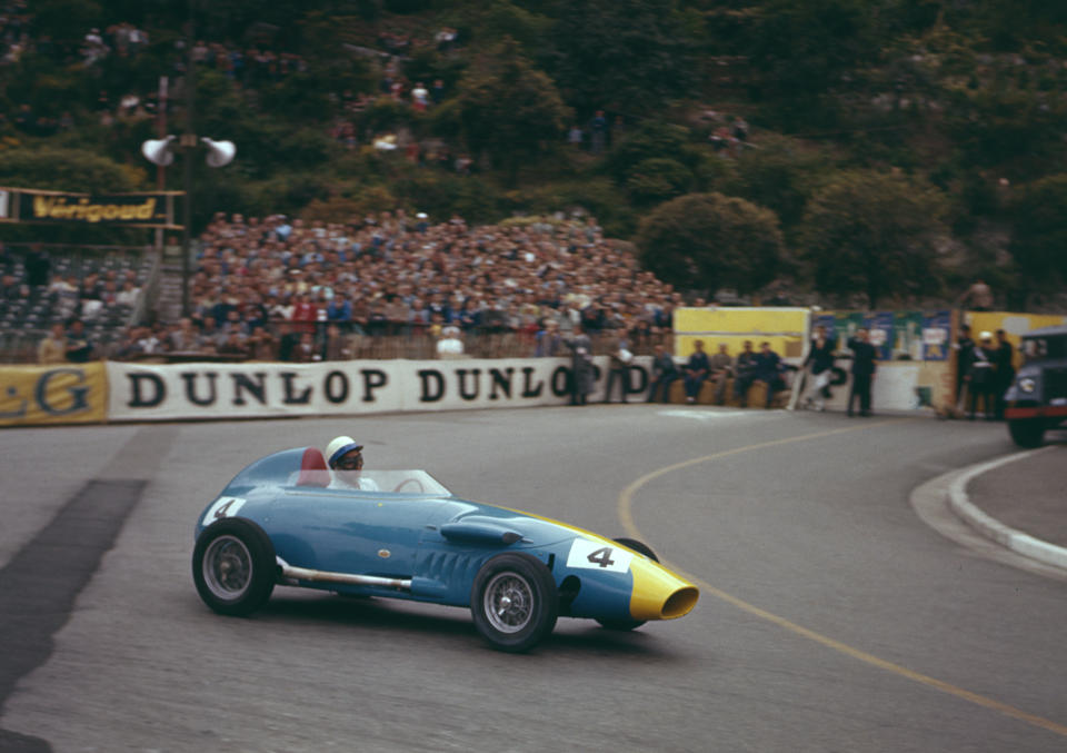 María Teresa de Filippis en el Gran Premio de Mónaco en1959. (Foto del Museo Nacional del Motor/Heritage Images vía Getty Images)