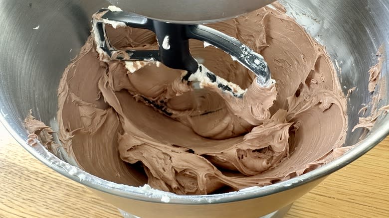 Adding chocolate to cheesecake batter