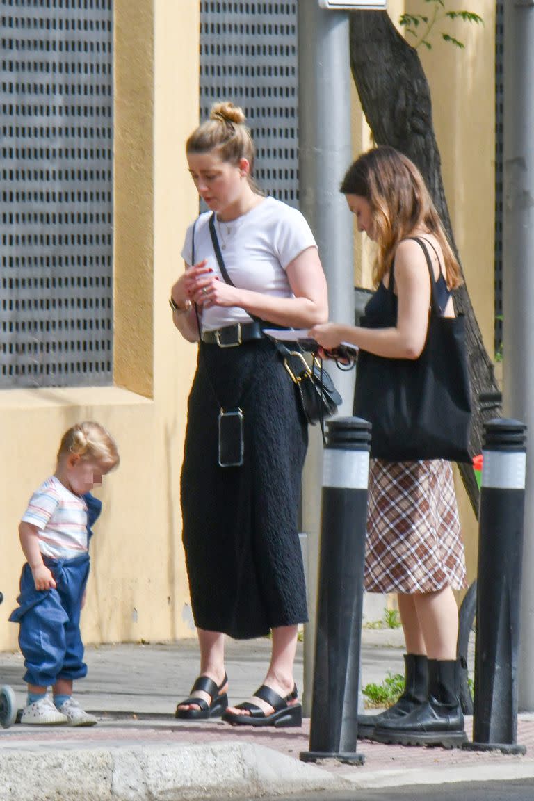 ARCHIVO-. Amber Heard fue captada en España con su hija