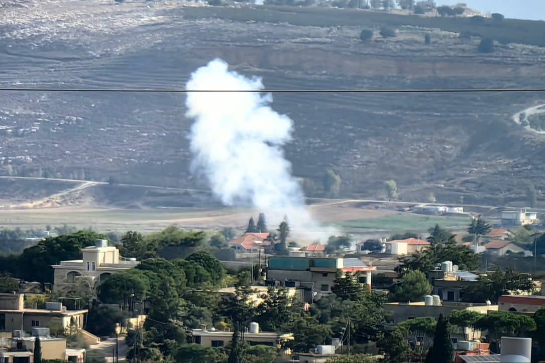 An anti-tank missile is fired from southern Lebanon towards Israel (https://t.me/thearabworldsapirlipkin)