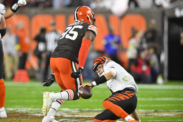 Burrow brilliant, but Bengals rookie upstaged by Browns Mayfield in another  tough loss