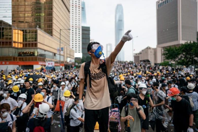 港府將特務警察增員至1,200人，民權觀察指出此作為令市民壓力大增。（翻攝自民權觀察臉書）