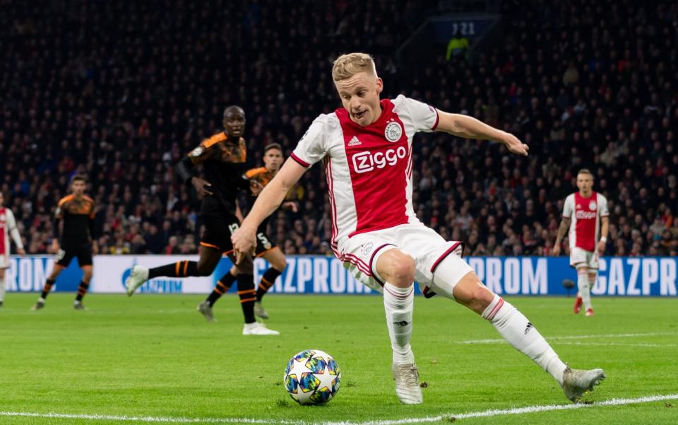 Donny van de Beek of Ajax Amsterdam controls the ball during the UEFA Champions League group H match between AFC Ajax and Valencia CF at Amsterdam Arena on December 10, 2019 in Amsterdam, Netherlands.  - GETTY IMAGES