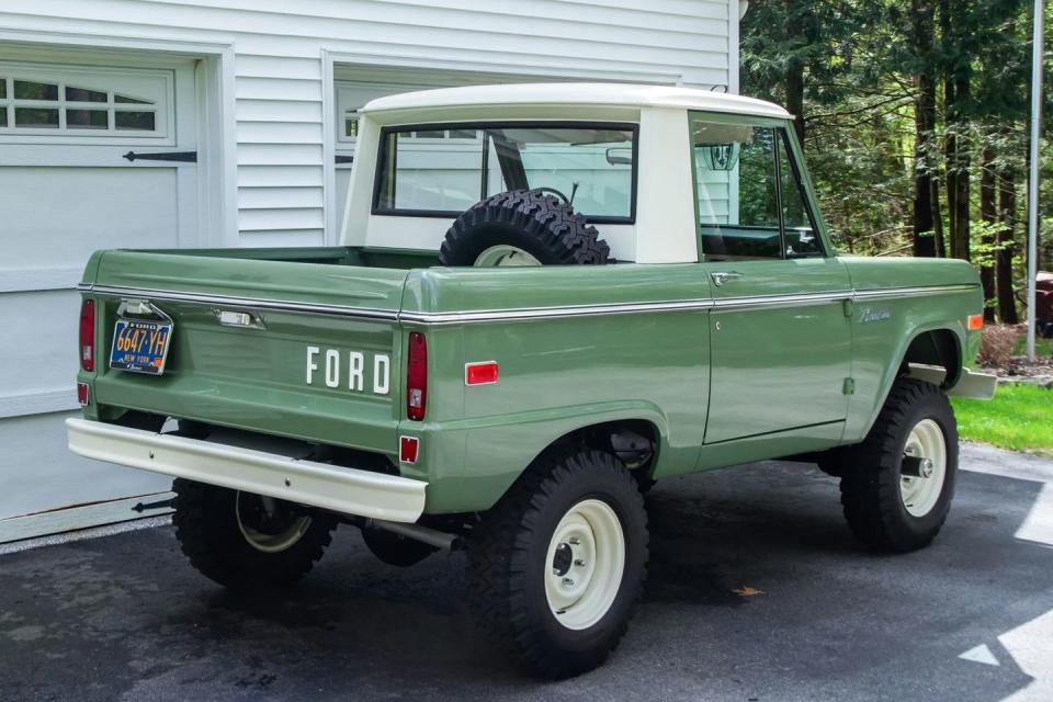 1971 ford bronco half cab pickup 3 speed rear