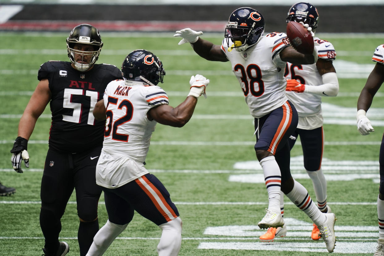 Chicago Bears strong safety Tashaun Gipson celebrates his interception.