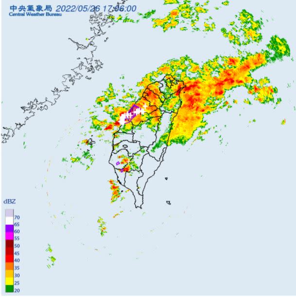 台灣受到鋒面影響，近日易有短延時強降雨。（圖／翻攝自氣象局）