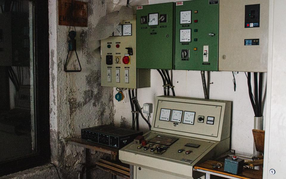 The abandoned chairlift control room in Gaver