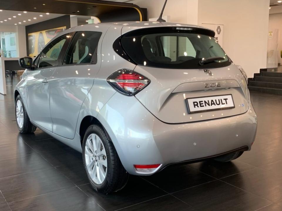 The updated Renault Zoe for 2023 retains the same dimensions as before but it gets a couple of cosmetic updates for both interior and exterior.