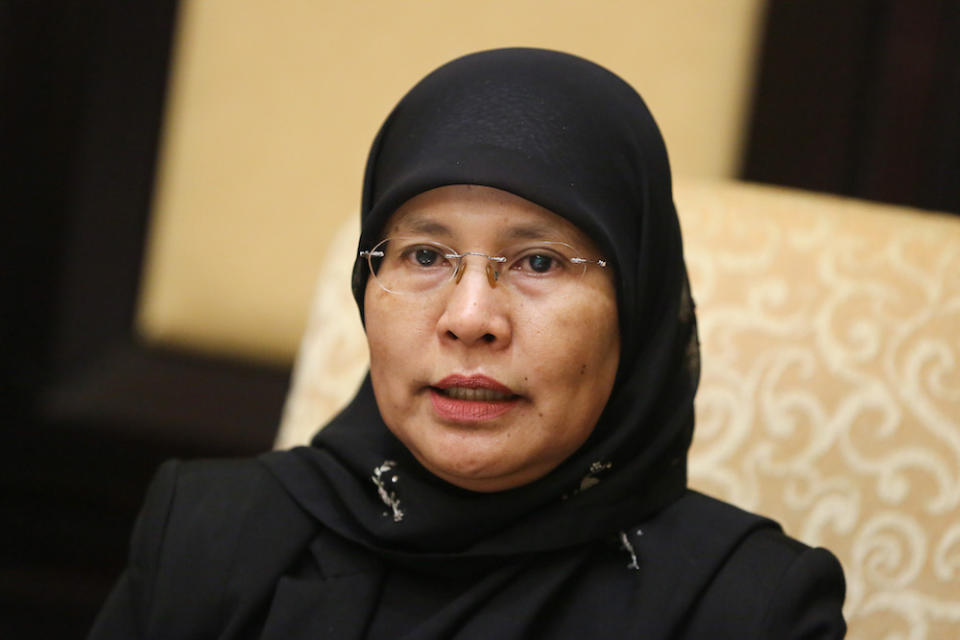 Chief Justice Tan Sri Tengku Maimun Tuan Mat speaks to the media at the Palace of Justice in Putrajaya January 3, 2020. — Picture by Yusof Mat Isa