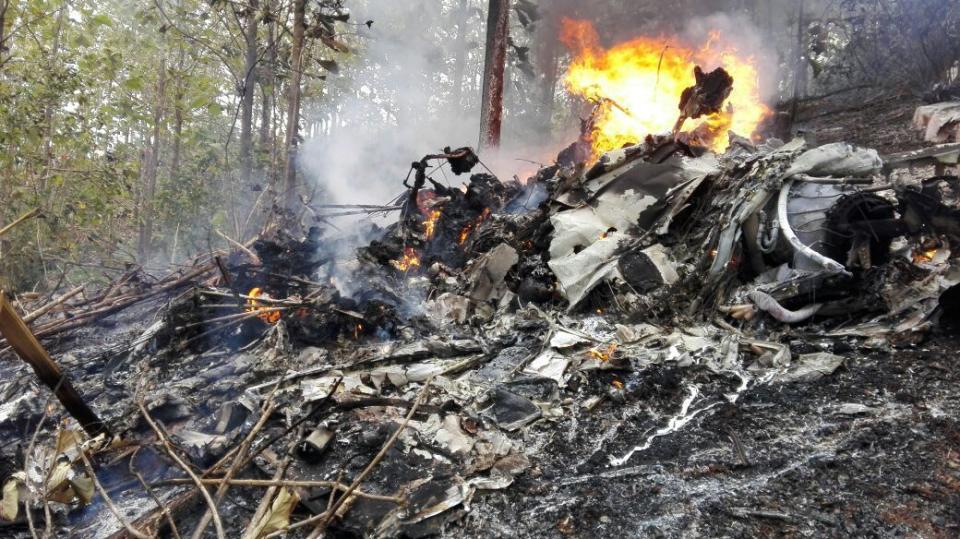 <p>This photo released by Costa Rica’s Civil Aviation press office shows the site of a plane crash in Punta Islita, Guanacaste, Costa Rica, Sunday, Dec. 31, 2017. (Photo: Costa Rica’s Civil Aviation press office via AP) </p>