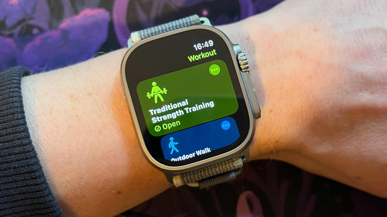  Apple Watch Ultra 2 using traditional strength training. 