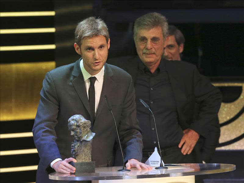 El director Damián Szifron tras recibir el Goya a la Mejor Película Iberoamericana por &quot;Relatos Salvajes&quot;. EFE