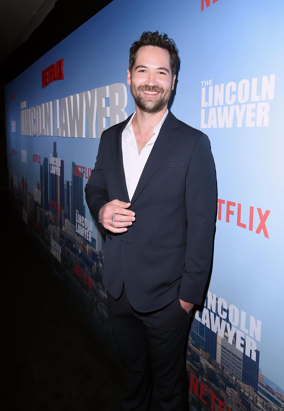 Manuel García-Rulfo en el estreno de la nueva serie. (Photo by Vivien Killilea/Getty Images for Netflix )