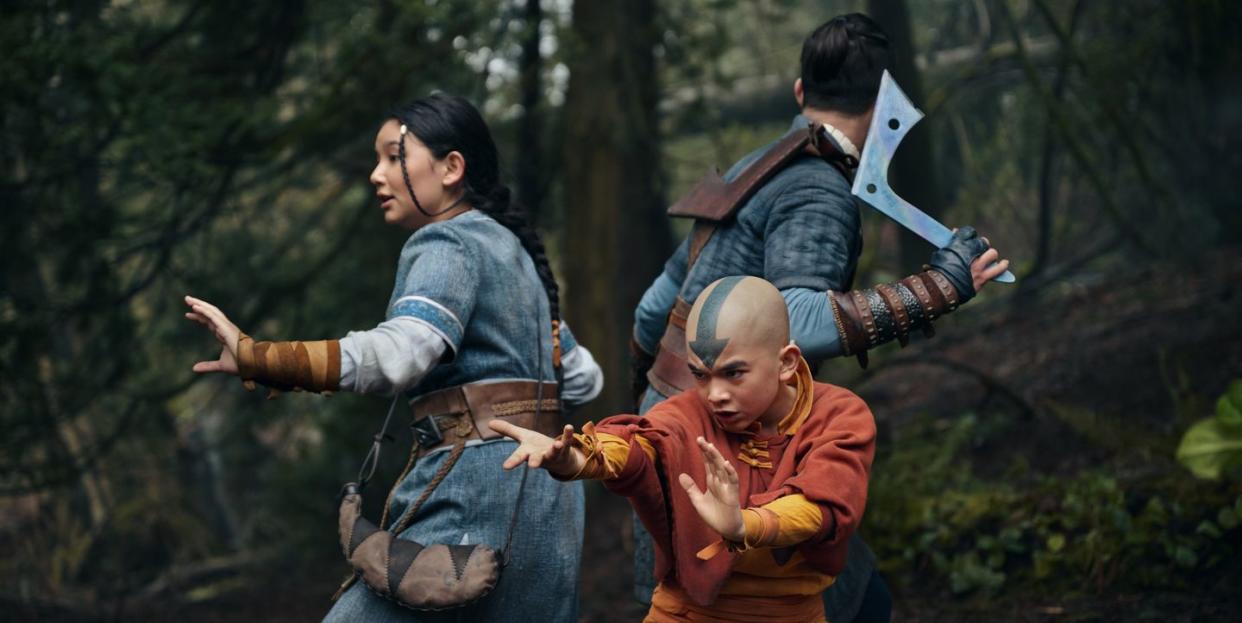 avatar the last airbender l to r kiawentiio as katara, gordon cormier as aang, ian ousley as sokka in season 1 of avatar the last airbender cr robert falconernetflix © 2023